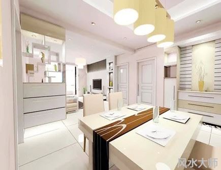 厕所门对着餐桌怎样化解最好