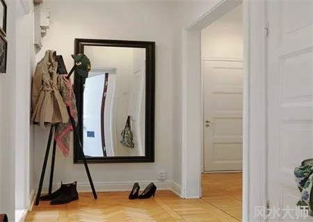 镜子适合摆放在什么位置