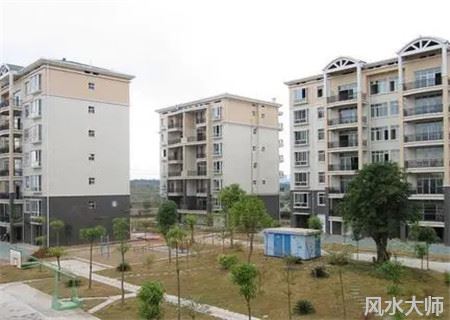 小区房子什么位置最差