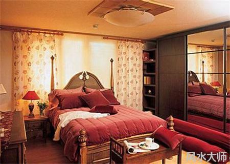 易招小三的卧室风水