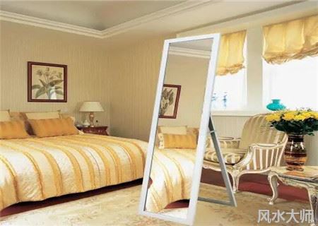卧室放镜子的忌讳 卧室放镜子的忌讳