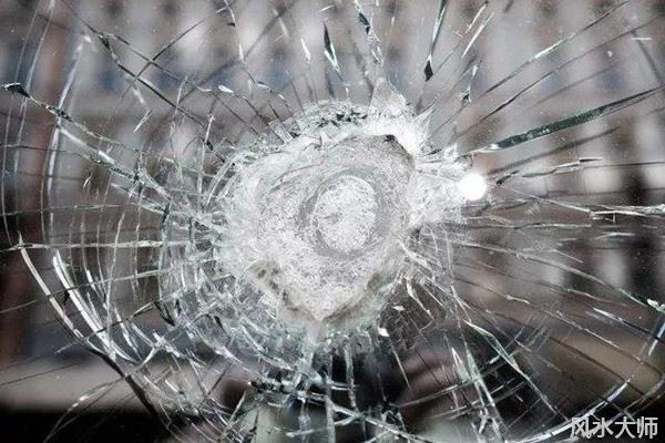 镜子破损对风水有影响