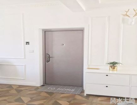 主卧门对次卧门化解方法