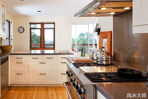 家居厨房风水问题