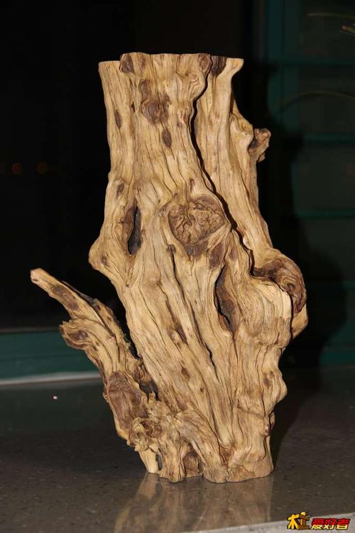 石榴木命在哪个方向发展好