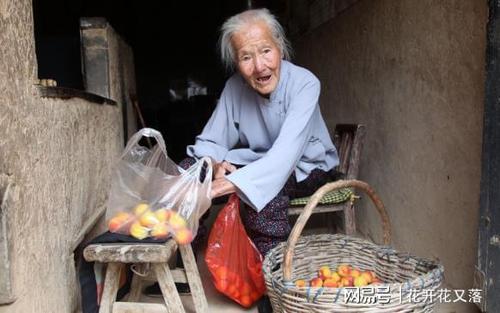 奶奶已经走了又梦见了是什么意思