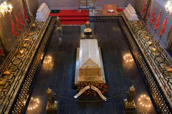 梦见棺材不见了在找是什么意思