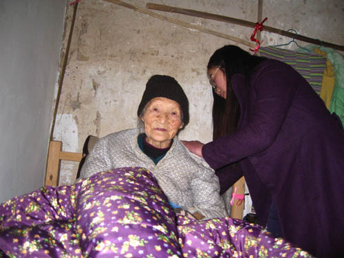 梦见去世的奶奶还活着是什么意思