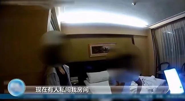 梦见晚上有人敲门