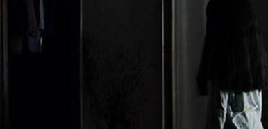 梦见衣柜里有人