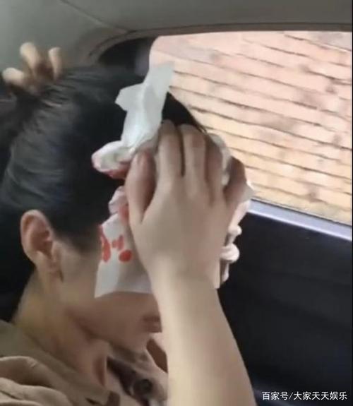 梦见有人头部受伤出血