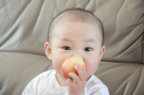 梦见有人给我桃子吃