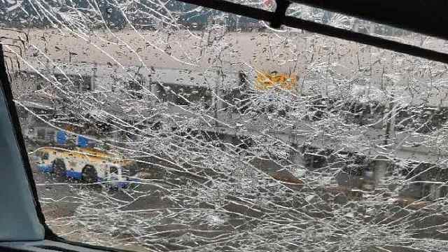 国内客机风挡现裂纹 7分钟降4300米